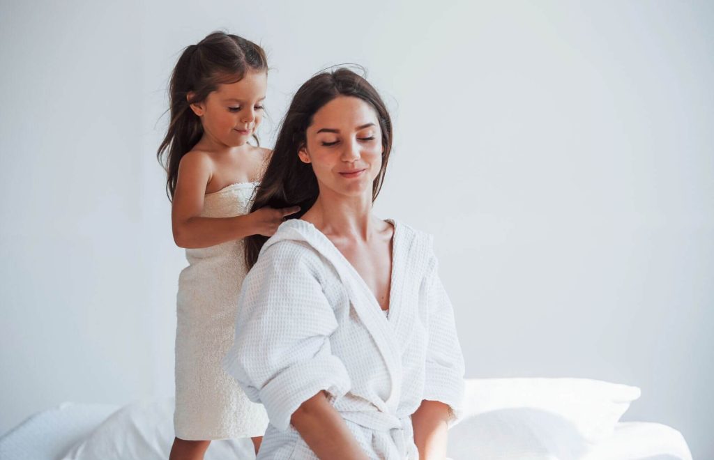 Idée cadeau fête des mères près de Morestel : offrir un massage bien-être à domicile 🎁💐