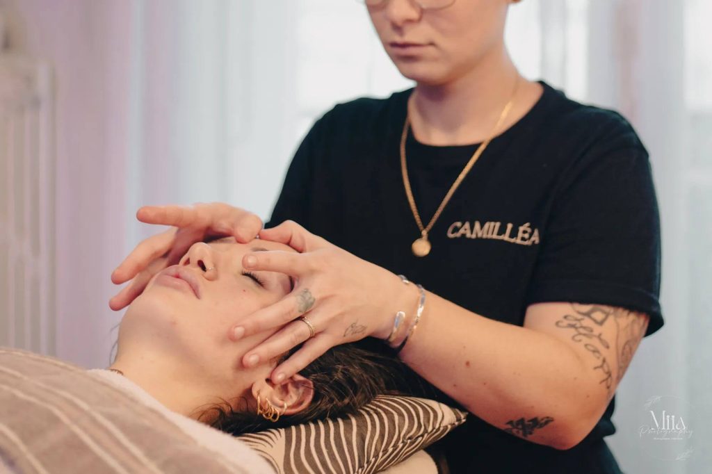 Massage visage Kobido près de Morestel et Lyon : préparer sa peau avant l’été 🌞✨