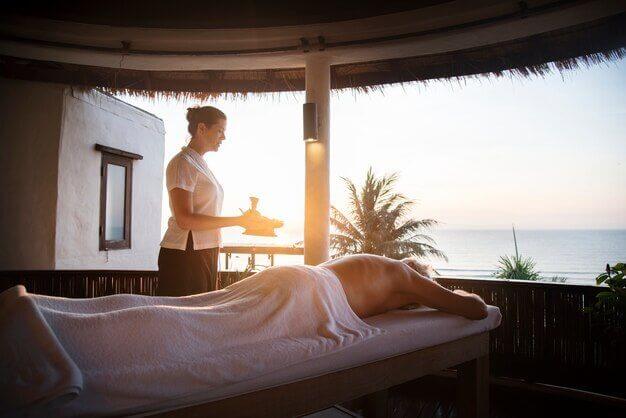 Profitez de la nature avec nos massages en extérieur 🌿☀️